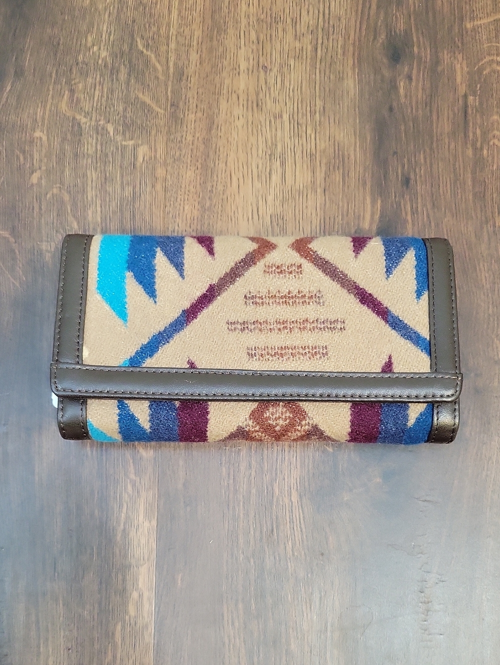 Vtg Pendelton Women’s Aztec Pattern Trifold Wallet - Tan, Blue & Burgundy